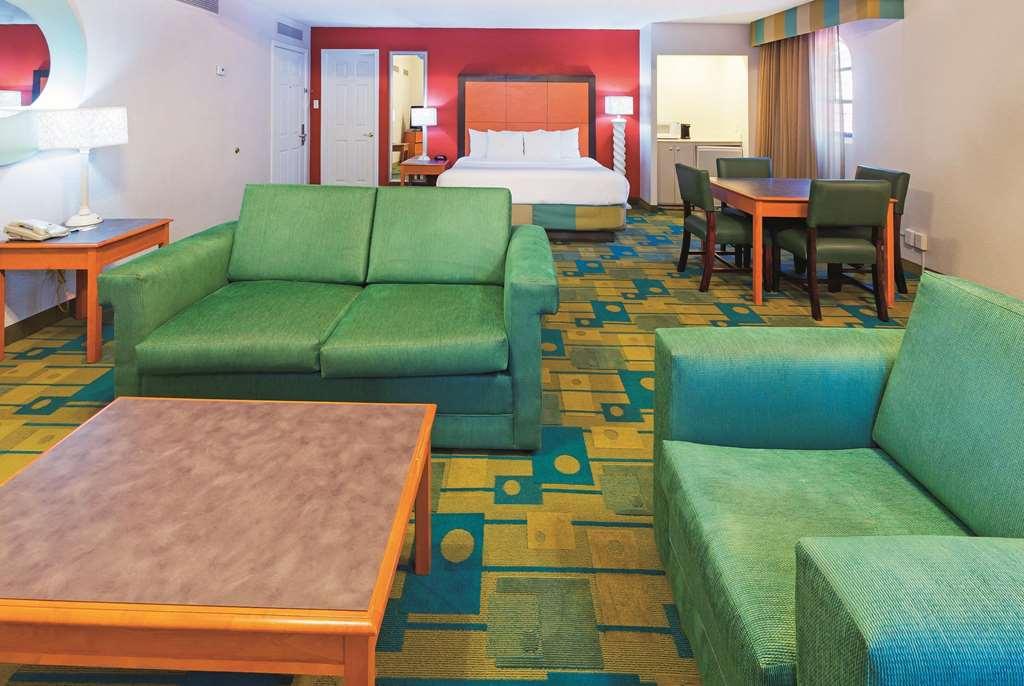 Baymont By Wyndham Lubbock - Downtown Civic Center Hotel Bilik gambar